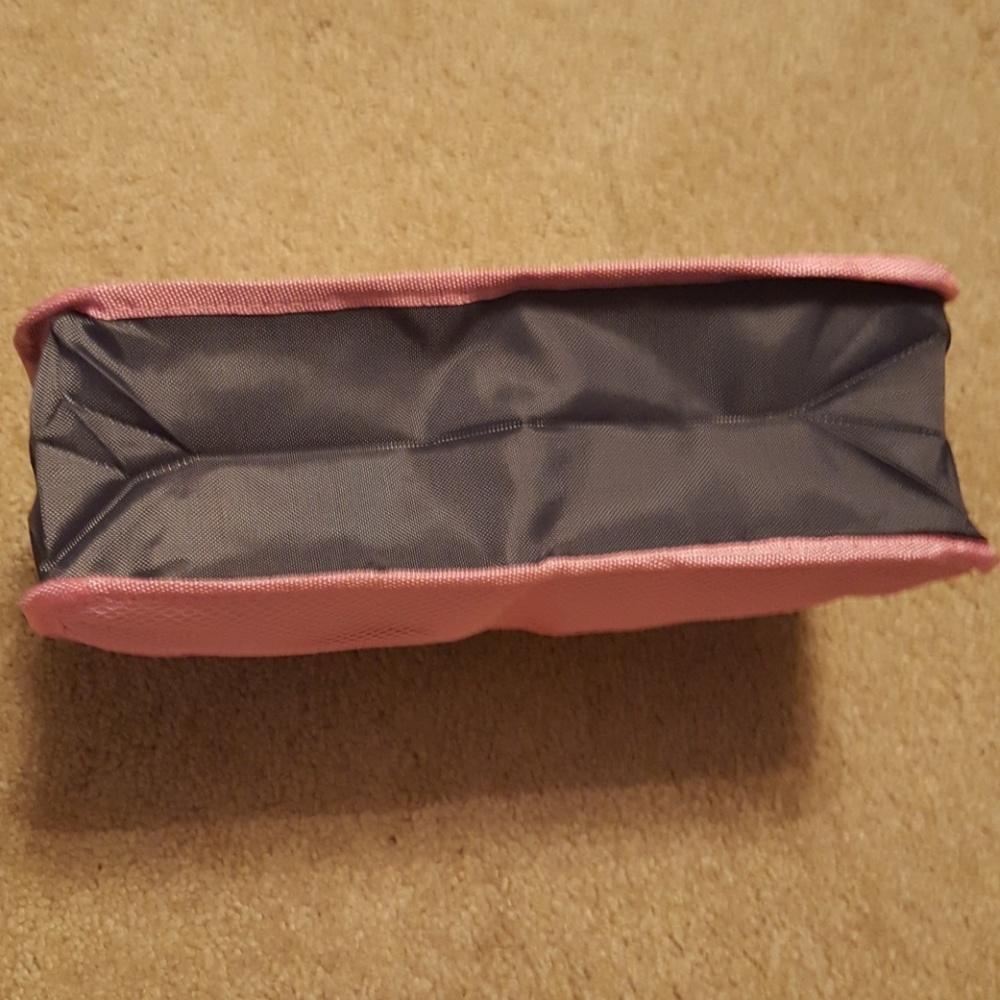 💥MUST BUNDLE💥!  New Pink Travel purse Organizer with zip pockets - Picture 5 of 7